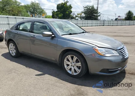 2012 Chrysler 200 Touring z USA, uszkodzony, nr VIN 1C3CCBBB3CN299560